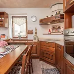 Casa Kristel Cir Comunale N 14 *